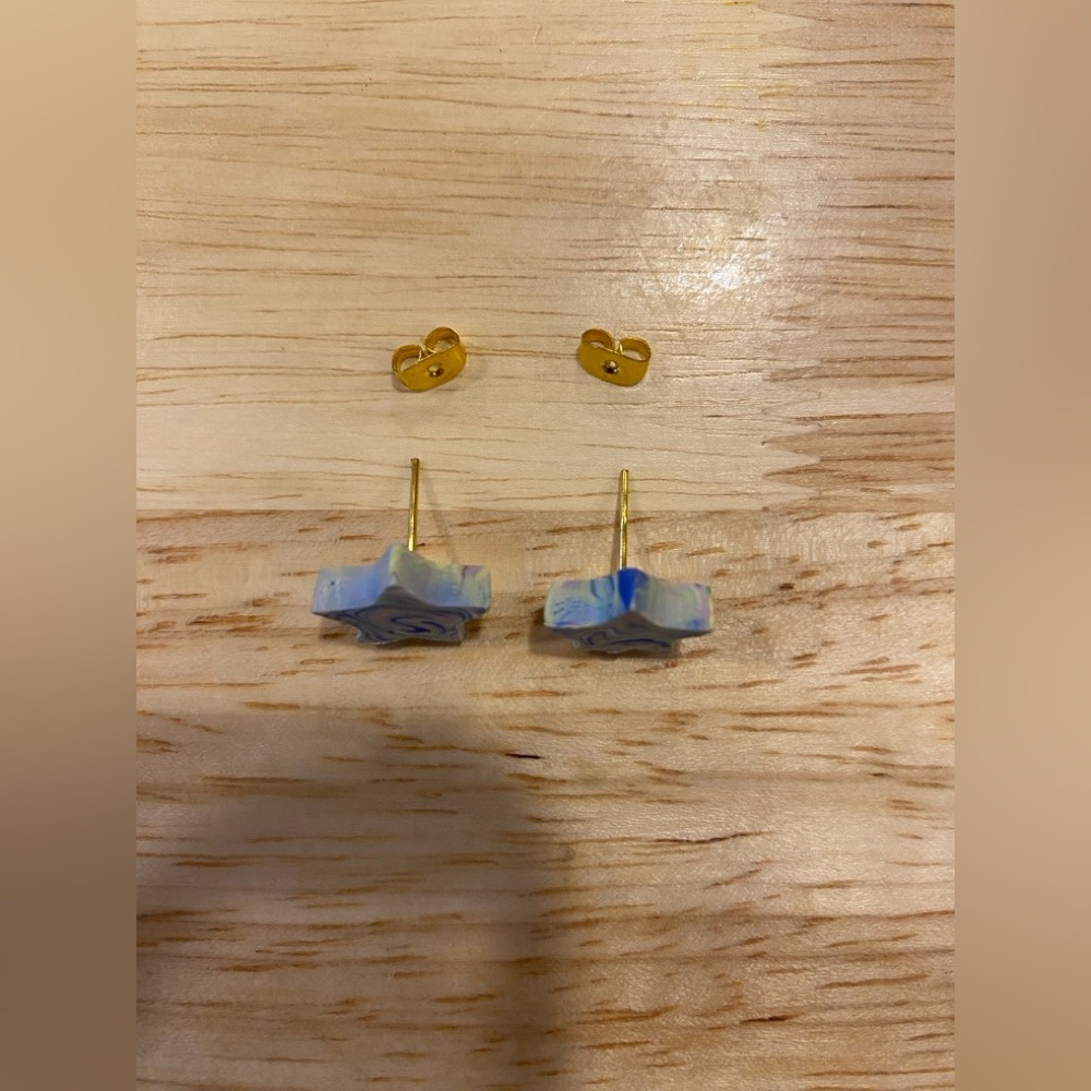 3/$10 Swirly Grey Polymer Clay Studs - Picture 6 of 8